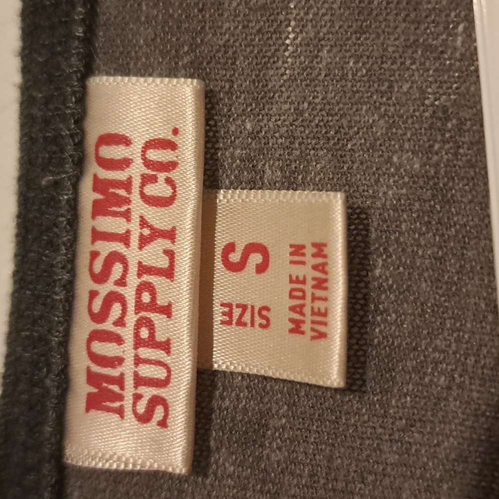 Mossimo grey tee - Picture 2 of 2